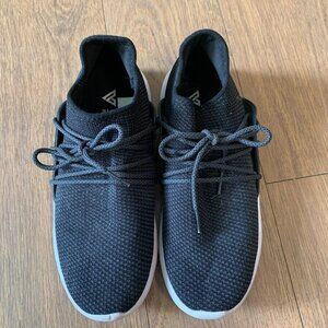 Black Vessi waterproof sneakers in size 9W